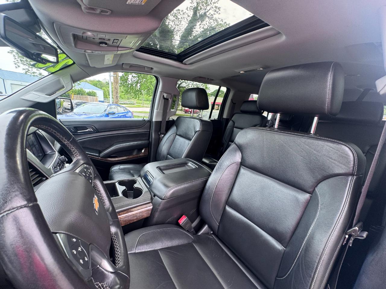 Chevrolet Suburban 4WD 4dr LT 2020