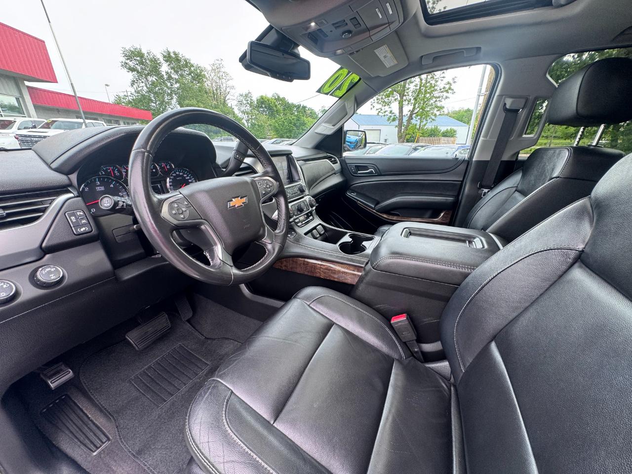 Chevrolet Suburban 4WD 4dr LT 2020