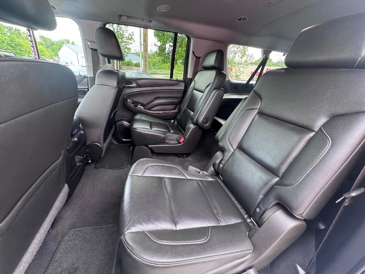 Chevrolet Suburban 4WD 4dr LT 2020