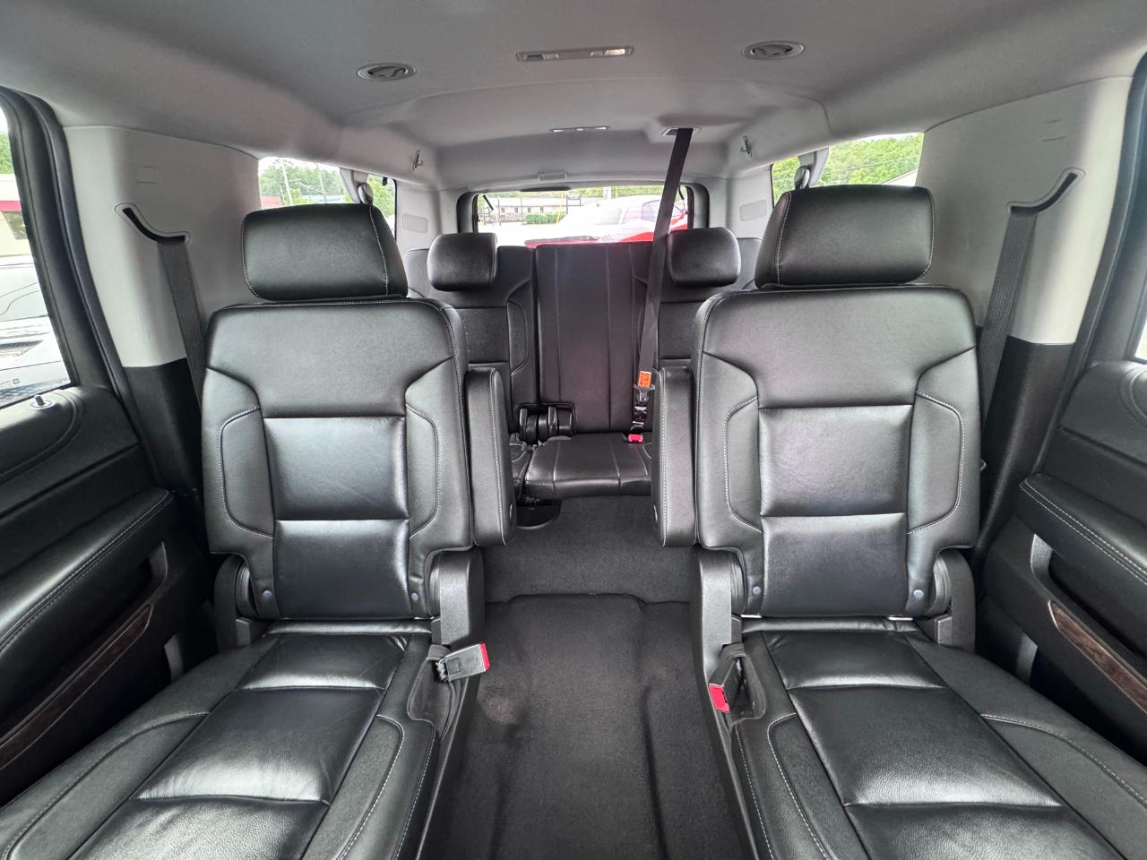 Chevrolet Suburban 4WD 4dr LT 2020