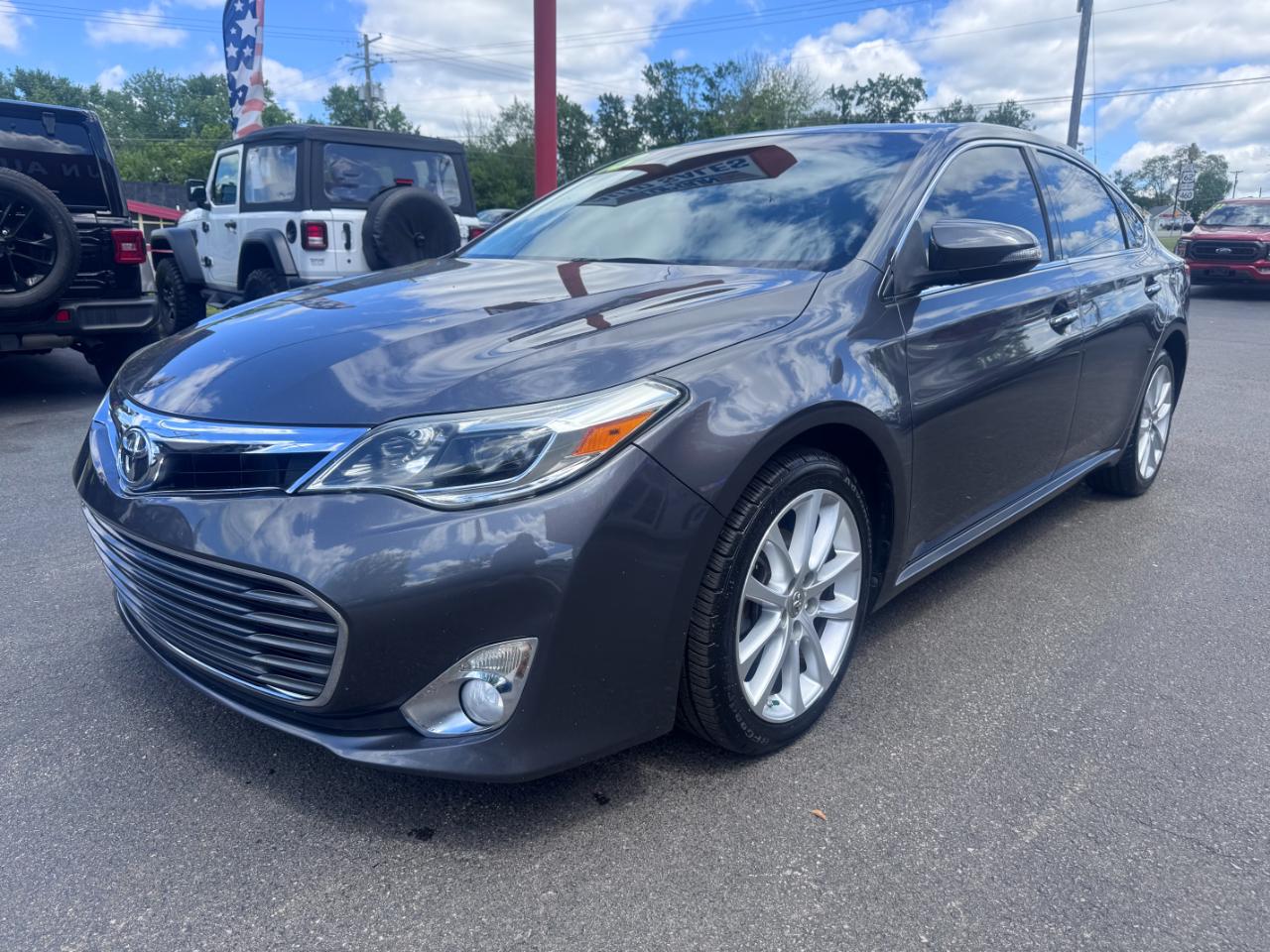 Toyota Avalon 4dr Sdn XLE (Natl) 2013