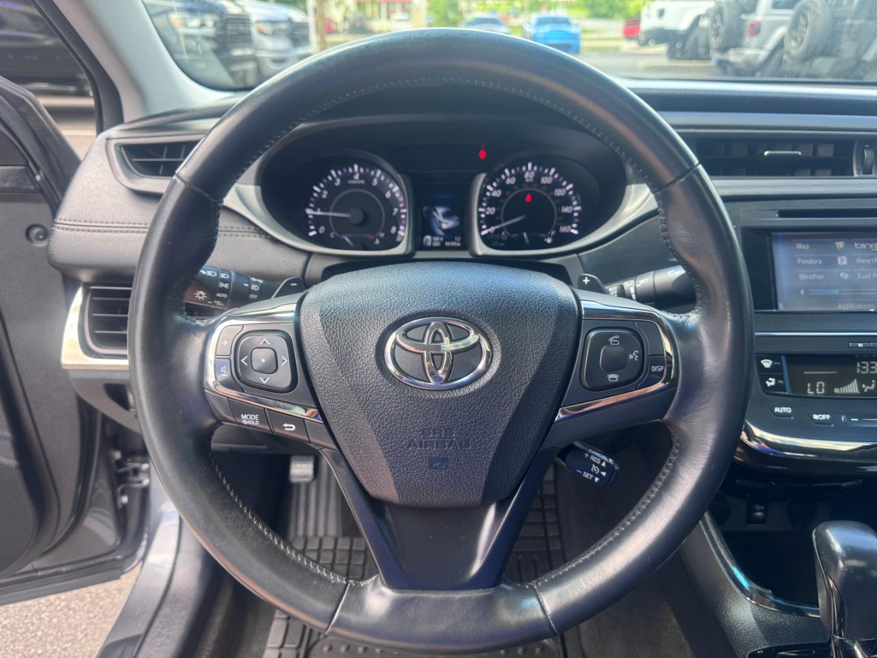 Toyota Avalon 4dr Sdn XLE (Natl) 2013