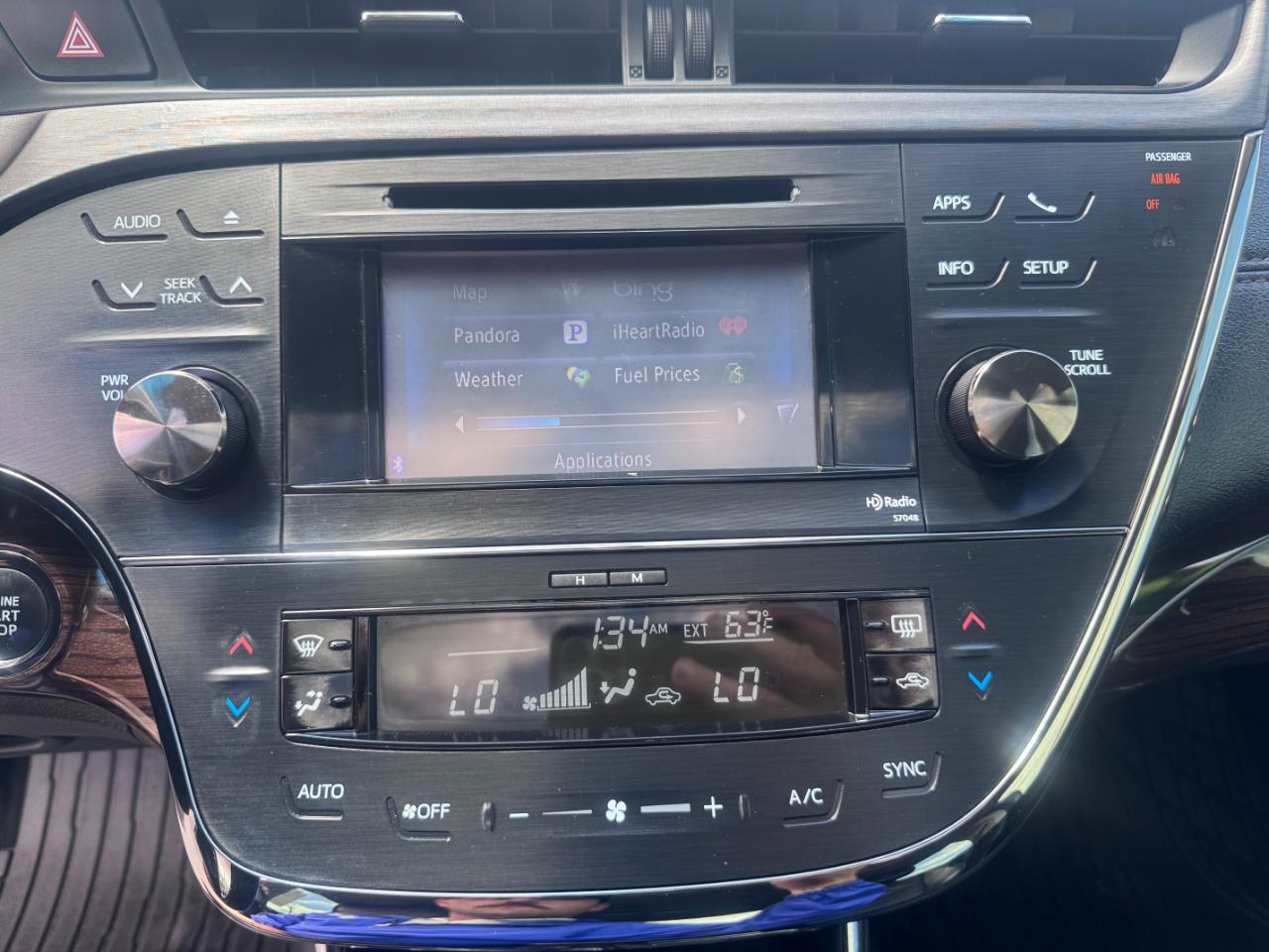 Toyota Avalon 4dr Sdn XLE (Natl) 2013
