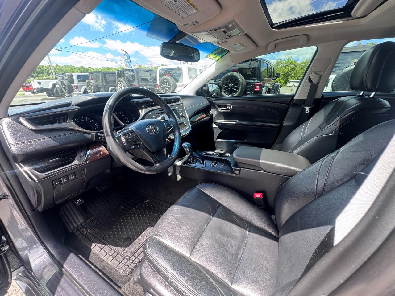 Toyota Avalon 4dr Sdn XLE (Natl) 2013