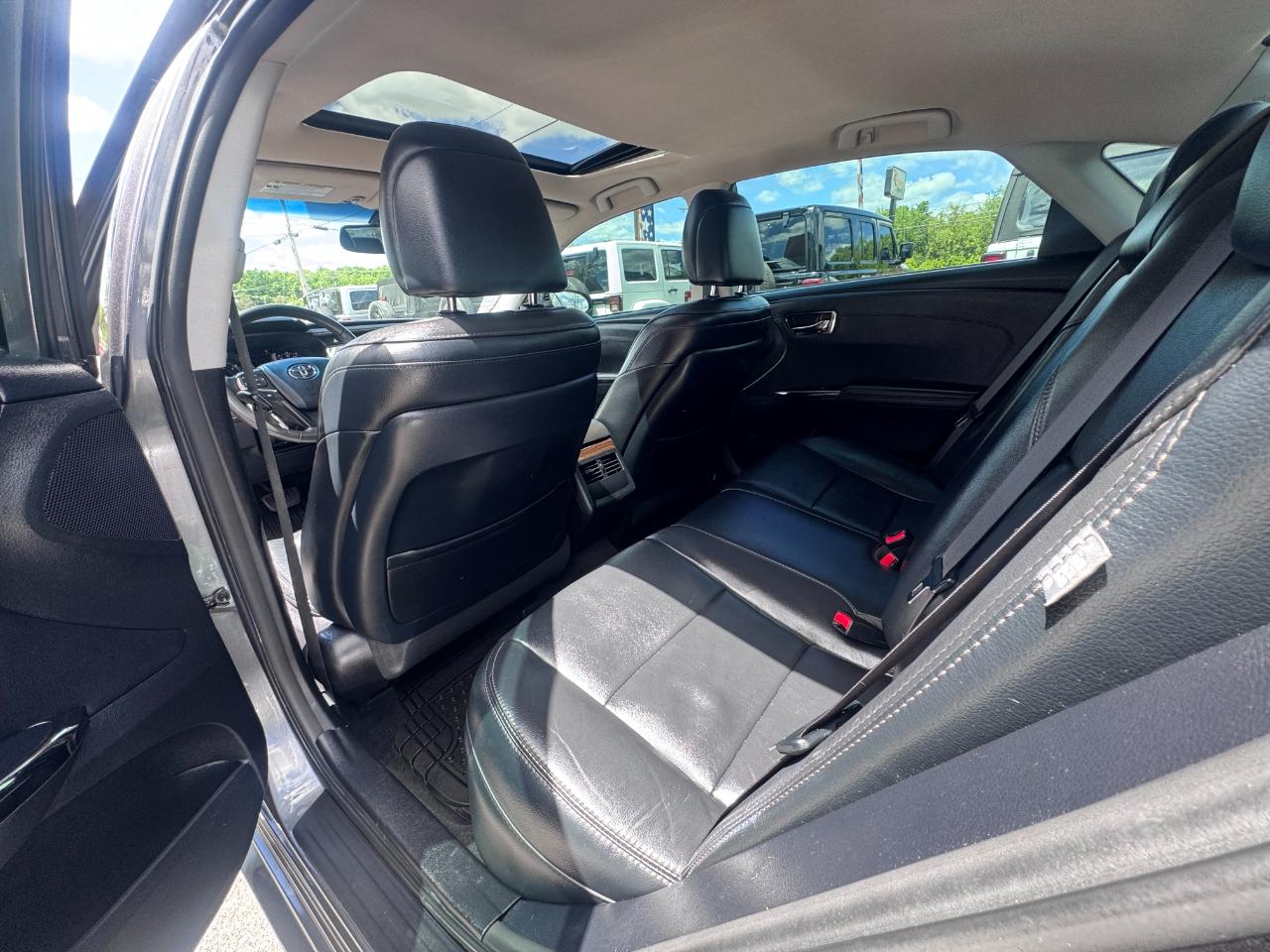 Toyota Avalon 4dr Sdn XLE (Natl) 2013
