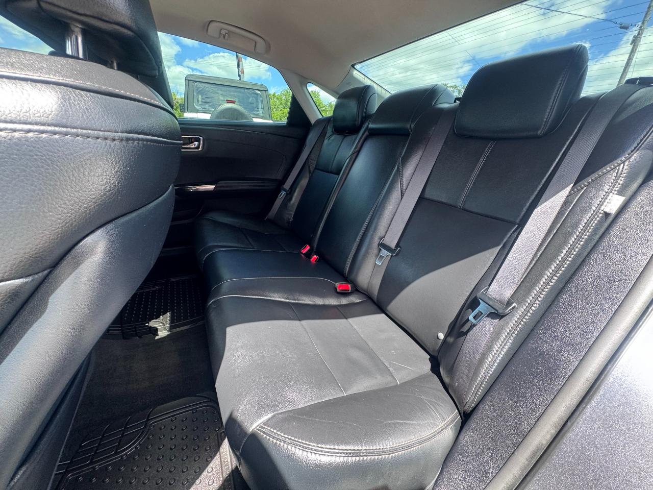 Toyota Avalon 4dr Sdn XLE (Natl) 2013