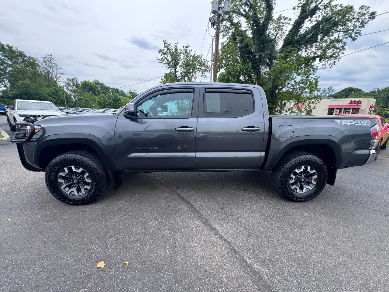Toyota Tacoma 4WD SR Double Cab 5' Bed V6 AT (Natl) 2023
