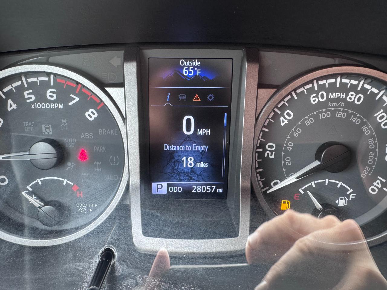 Toyota Tacoma 4WD SR Double Cab 5' Bed V6 AT (Natl) 2023