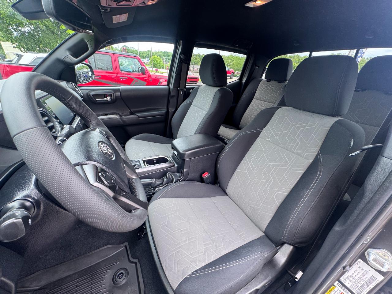 Toyota Tacoma 4WD SR Double Cab 5' Bed V6 AT (Natl) 2023