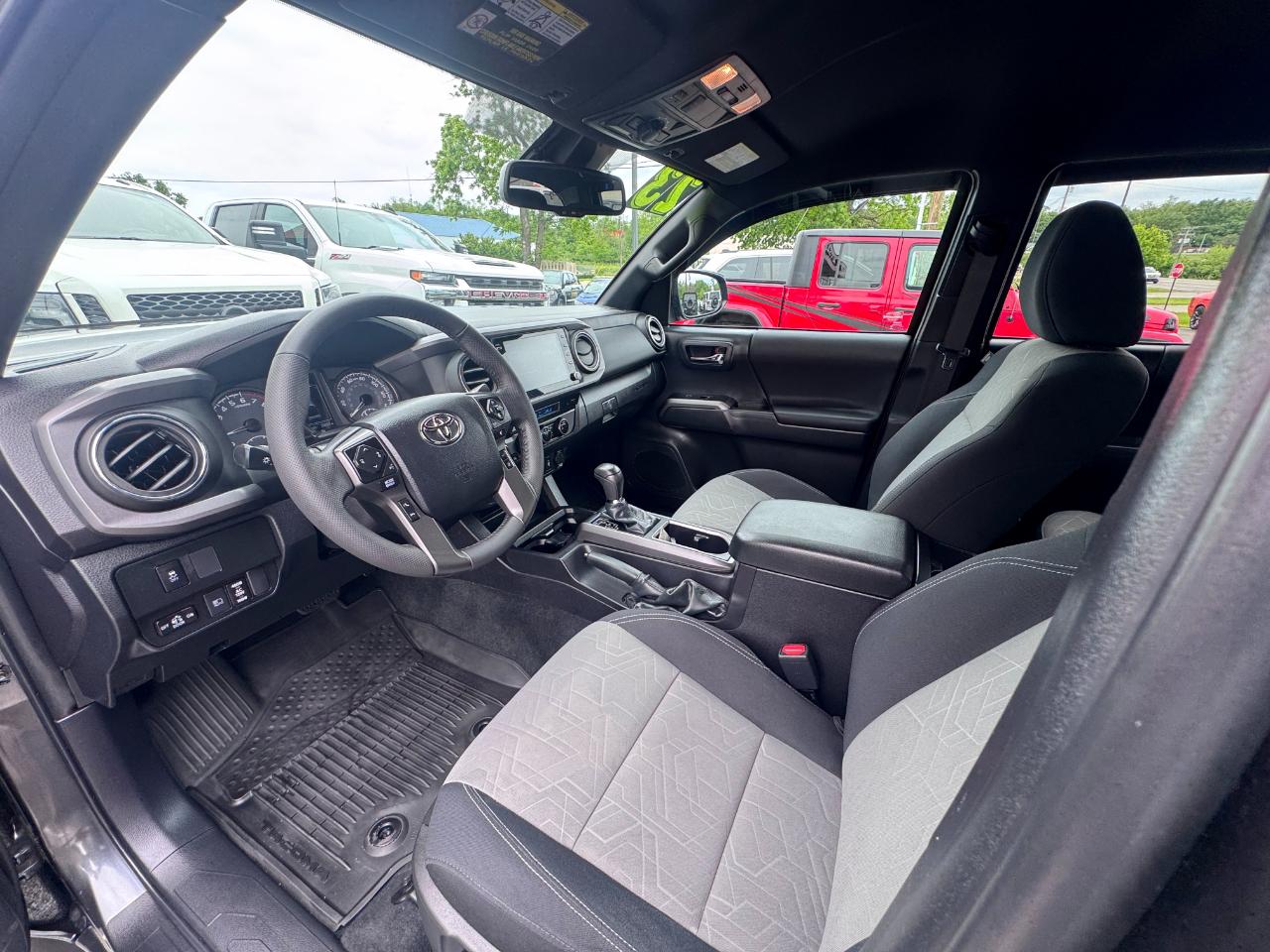 Toyota Tacoma 4WD SR Double Cab 5' Bed V6 AT (Natl) 2023