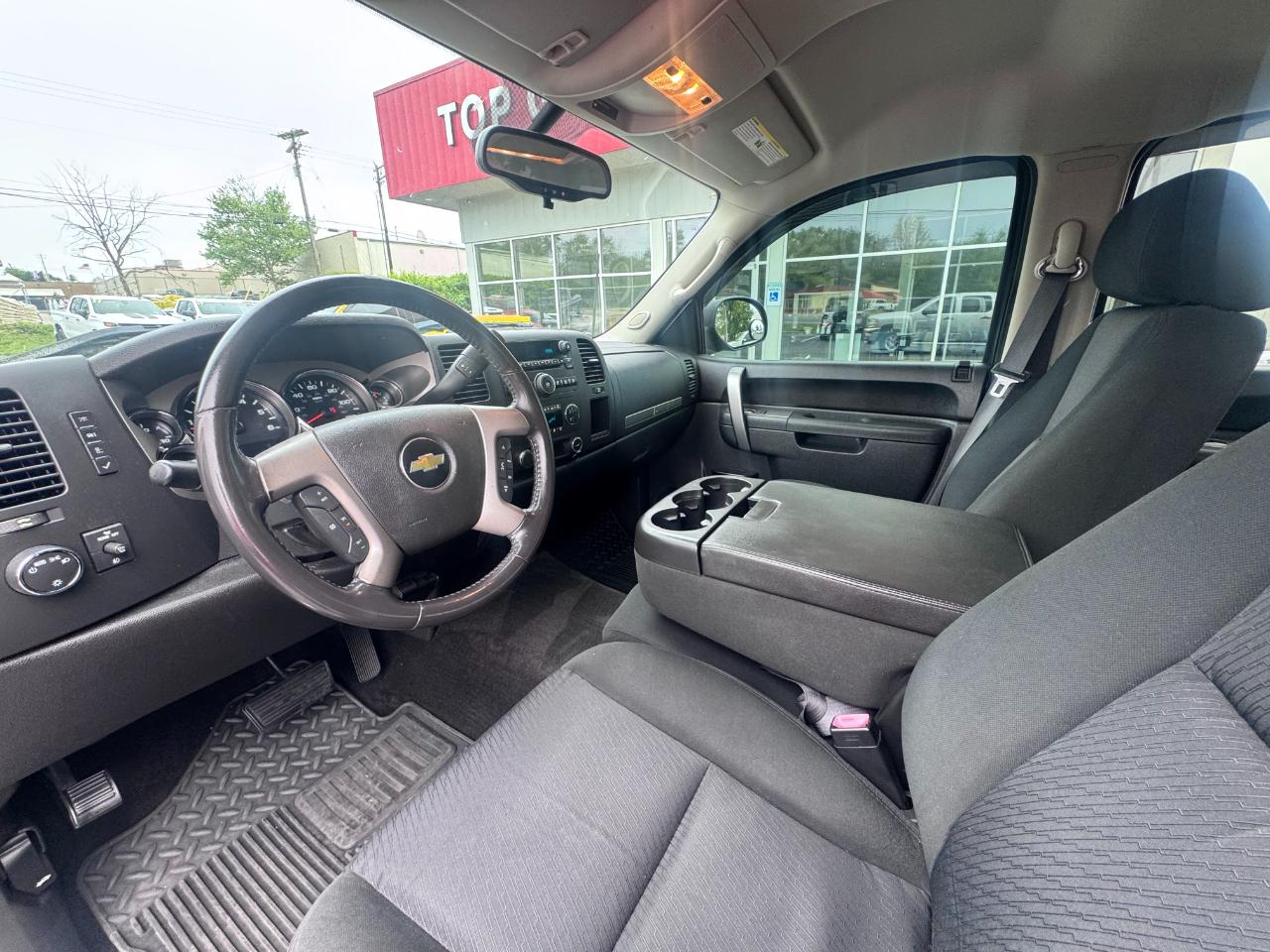 Chevrolet Silverado 1500 4WD Crew Cab 143.5" LT 2012