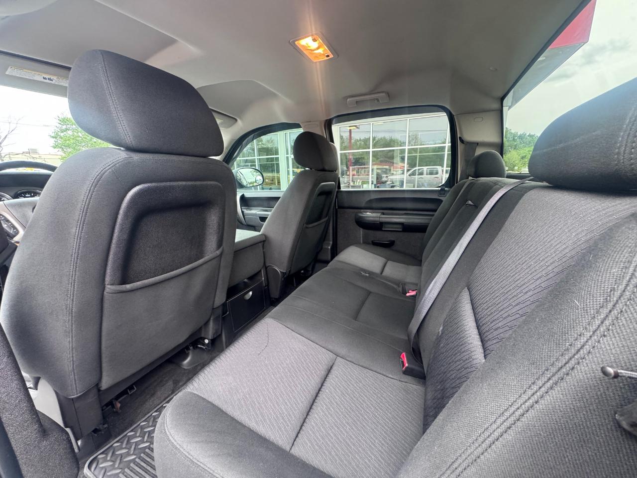 Chevrolet Silverado 1500 4WD Crew Cab 143.5" LT 2012