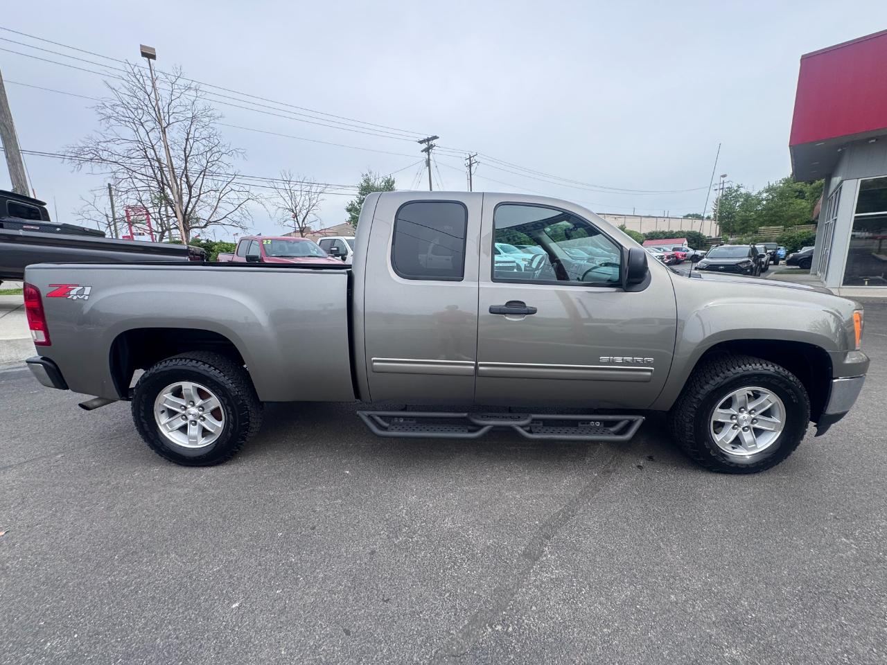 GMC Sierra 1500 4WD Ext Cab 143.5" SLE 2012