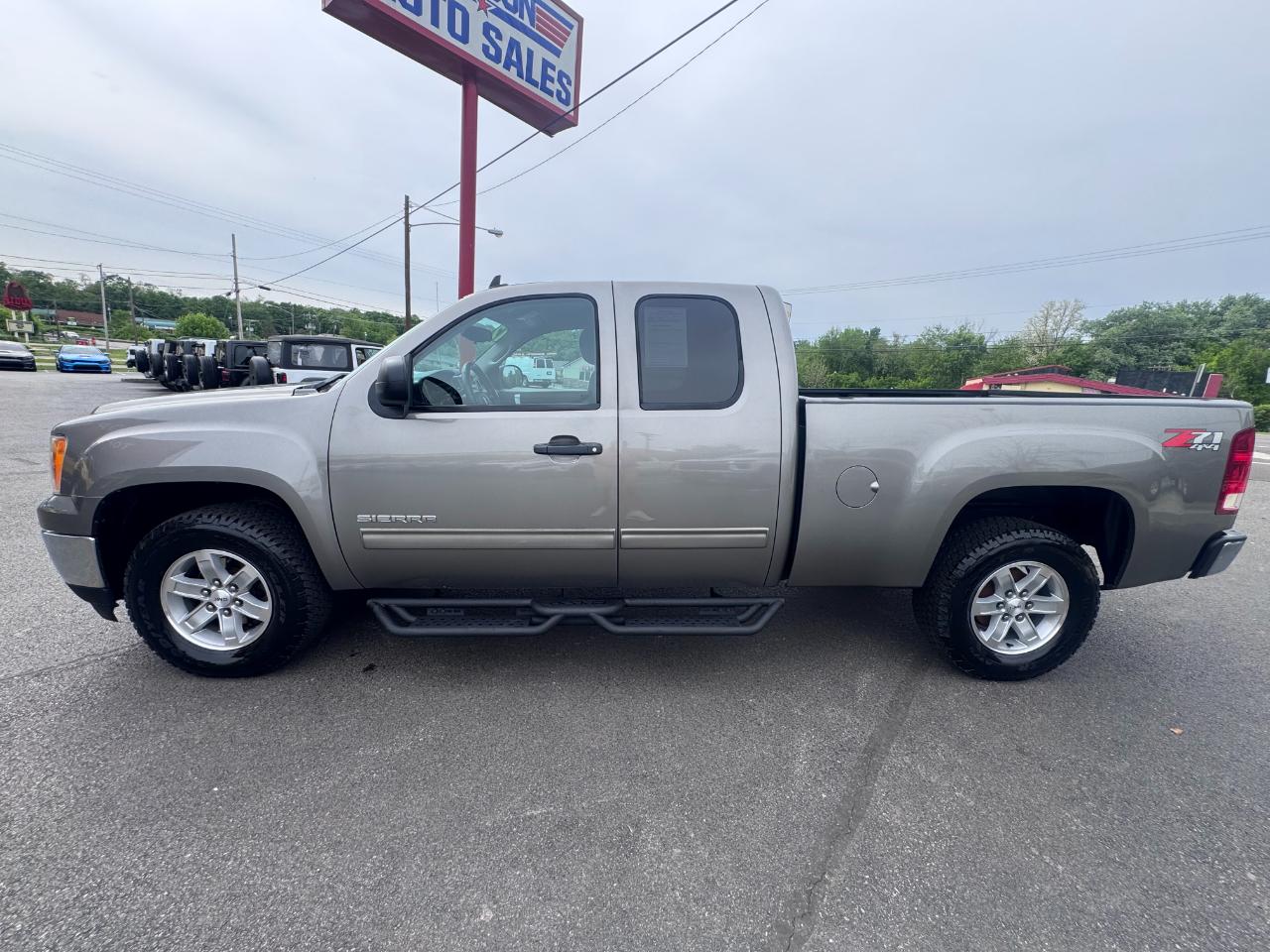 GMC Sierra 1500 4WD Ext Cab 143.5" SLE 2012