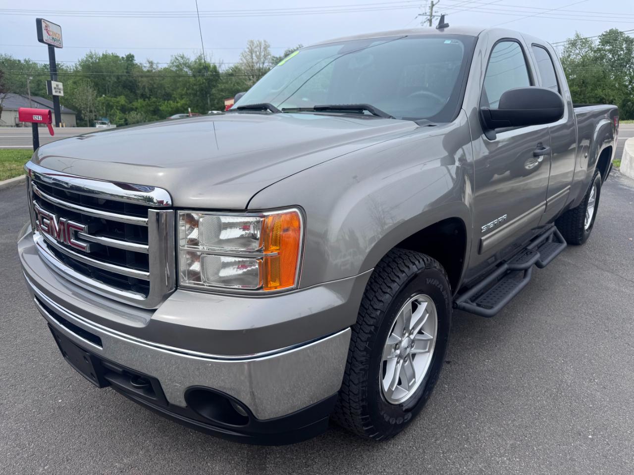 GMC Sierra 1500 4WD Ext Cab 143.5" SLE 2012