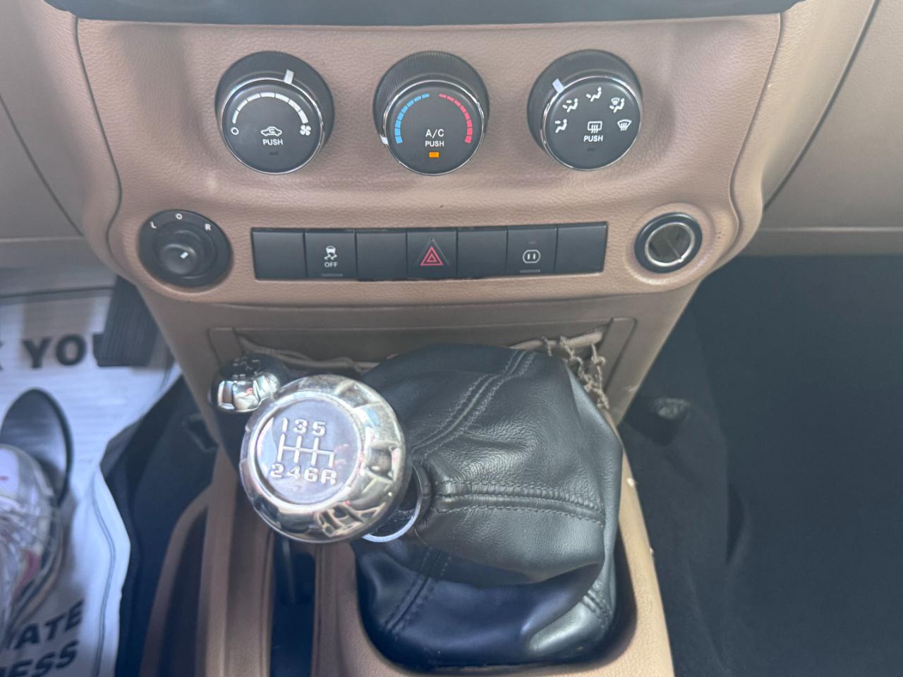 Jeep Wrangler Unlimited 4WD 4dr Rubicon 2011
