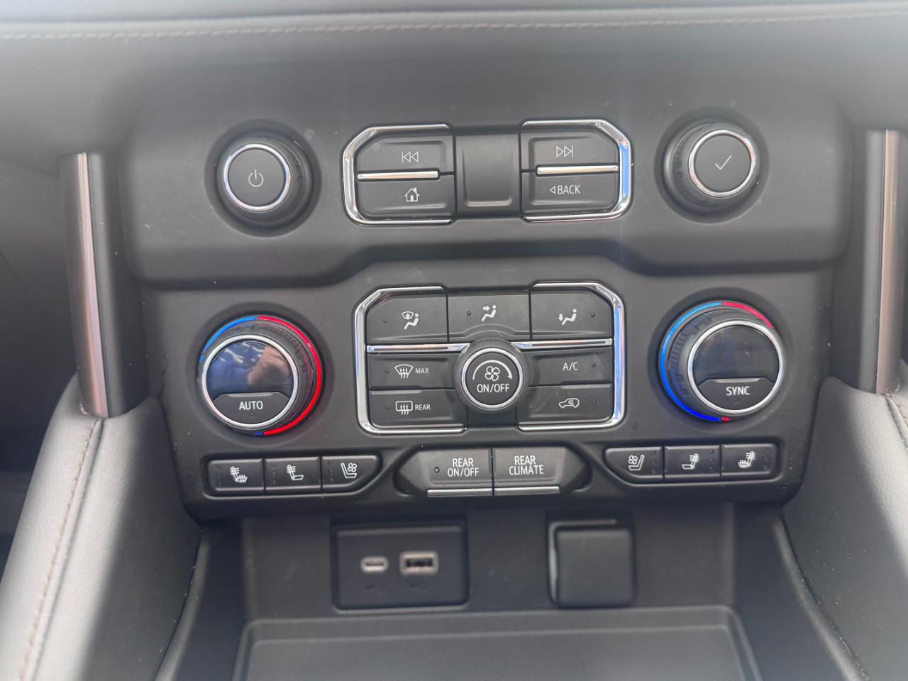 Chevrolet Tahoe 4WD 4dr High Country 2023