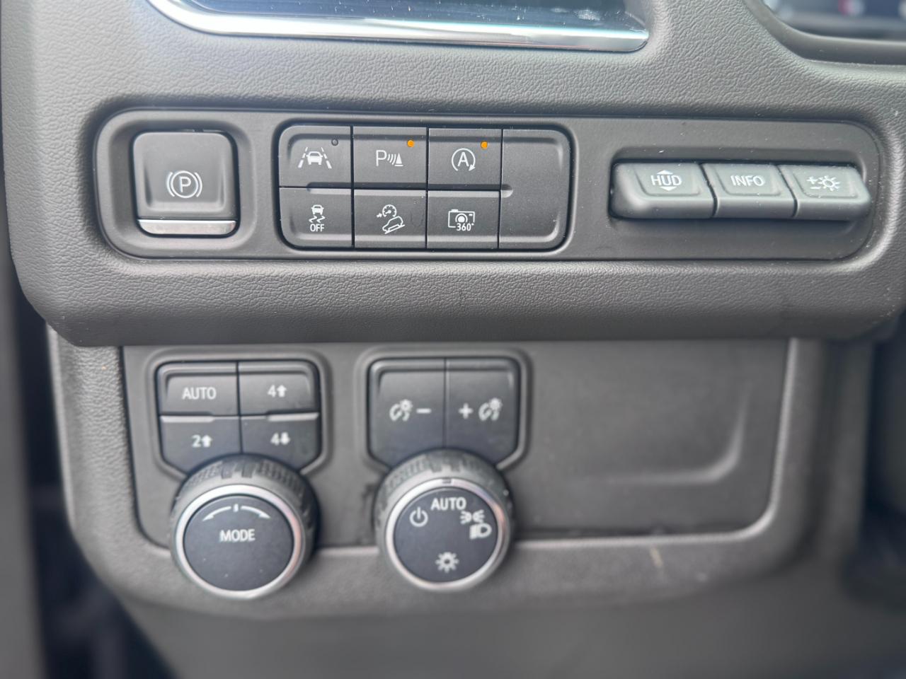 Chevrolet Tahoe 4WD 4dr High Country 2023