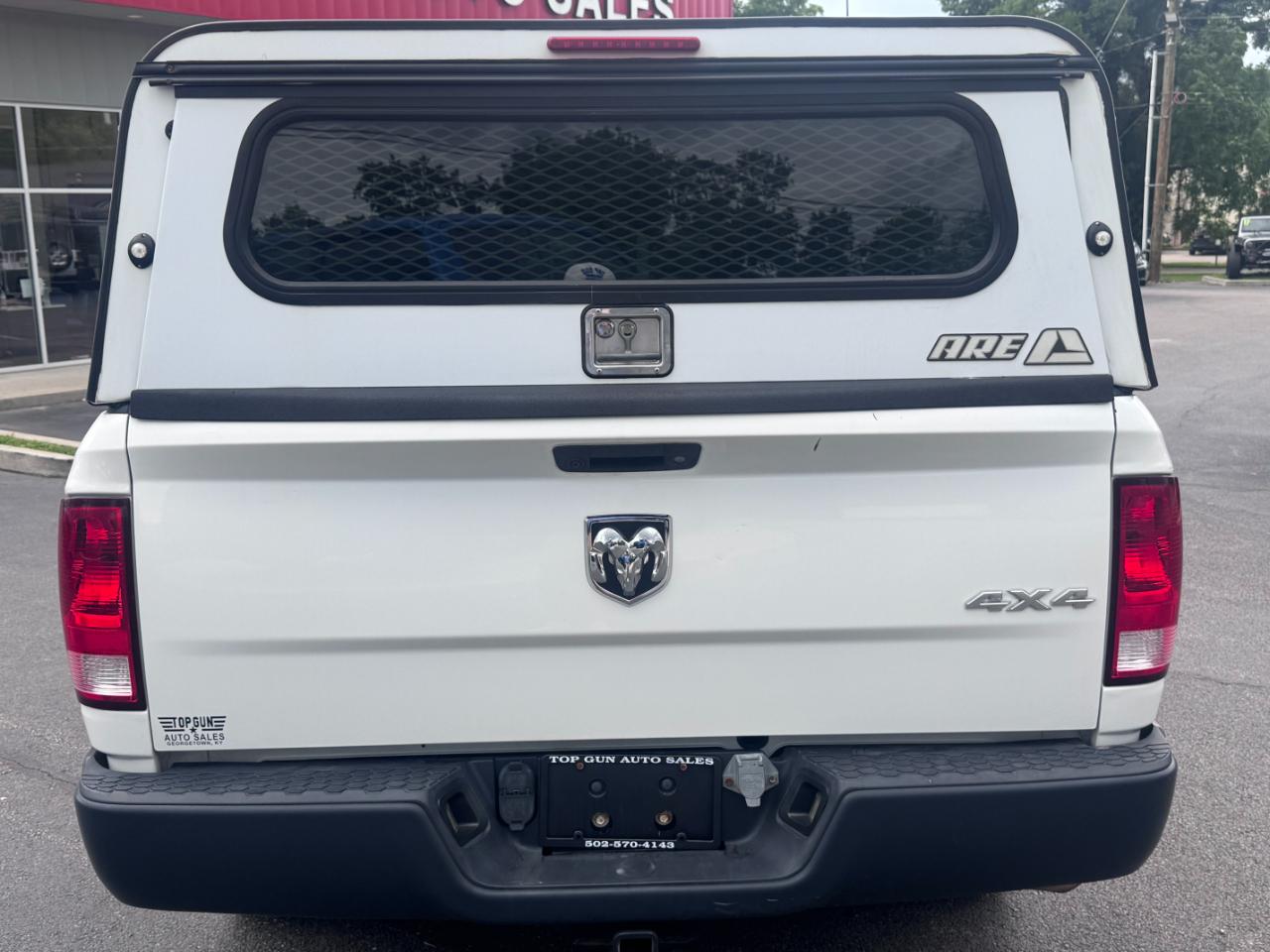 RAM 1500 4WD Quad Cab 140.5" Tradesman 2016
