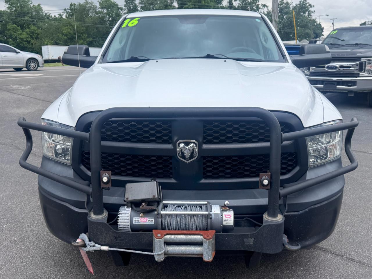 RAM 1500 4WD Quad Cab 140.5" Tradesman 2016