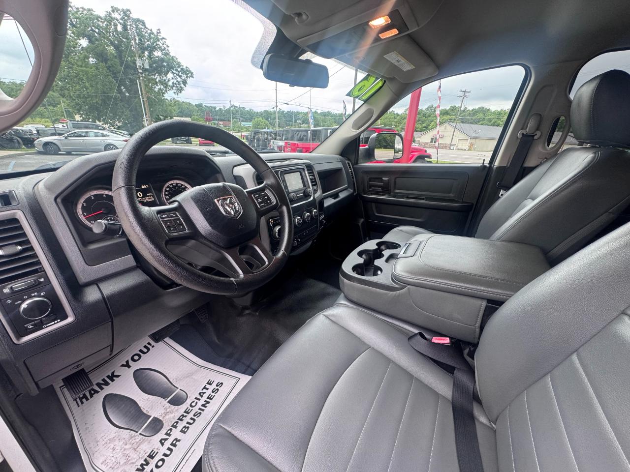 RAM 1500 4WD Quad Cab 140.5" Tradesman 2016