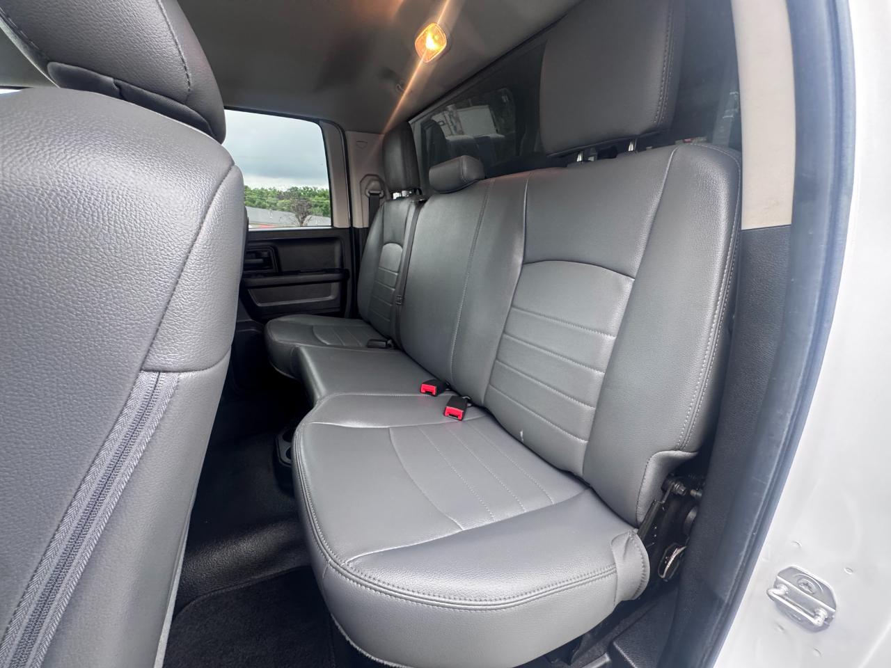RAM 1500 4WD Quad Cab 140.5" Tradesman 2016