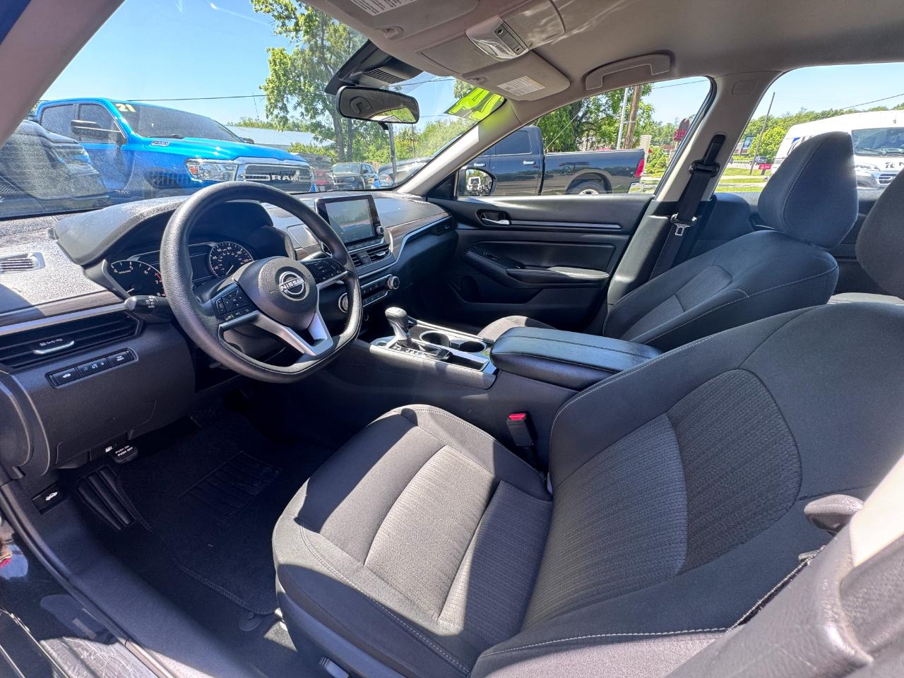 Nissan Altima 2.5 SV Sedan 2024