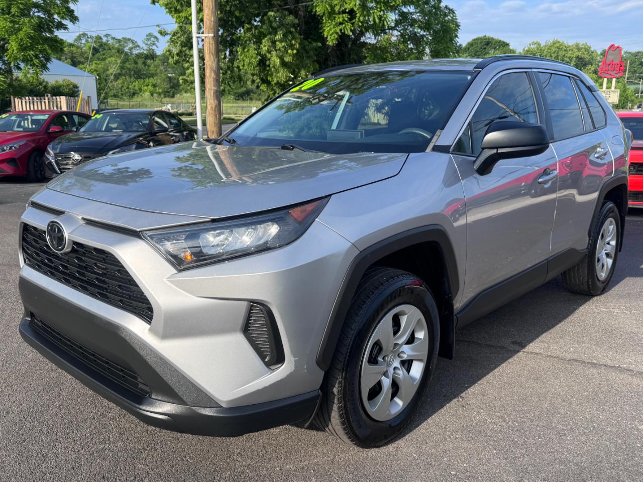 Toyota RAV4 LE FWD (Natl) 2020