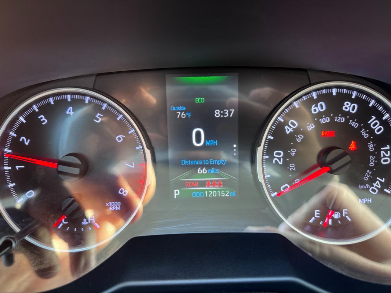 Toyota RAV4 LE FWD (Natl) 2020