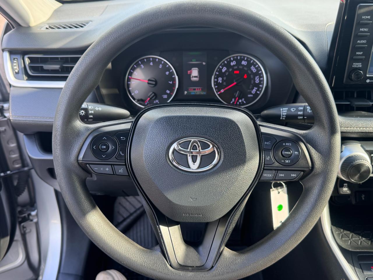 Toyota RAV4 LE FWD (Natl) 2020
