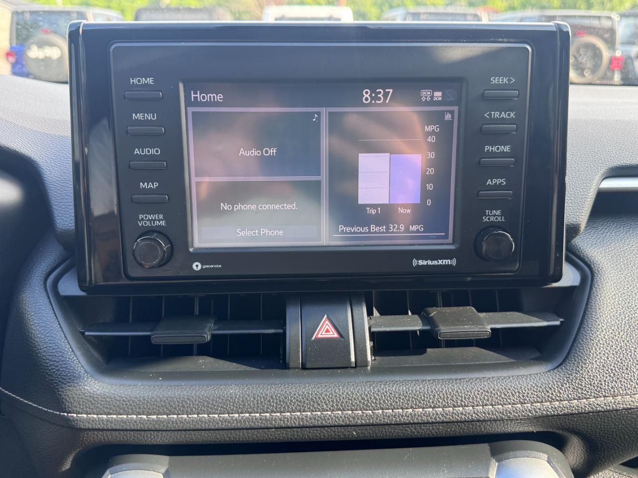 Toyota RAV4 LE FWD (Natl) 2020