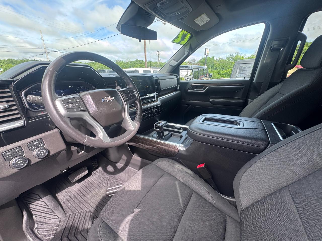 Chevrolet Silverado 1500 4WD Crew Cab 147" LT Trail Boss 2022