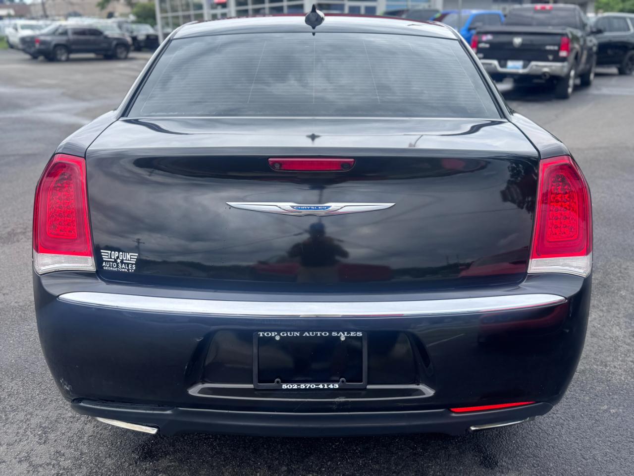 Chrysler 300 4dr Sdn Limited RWD 2016