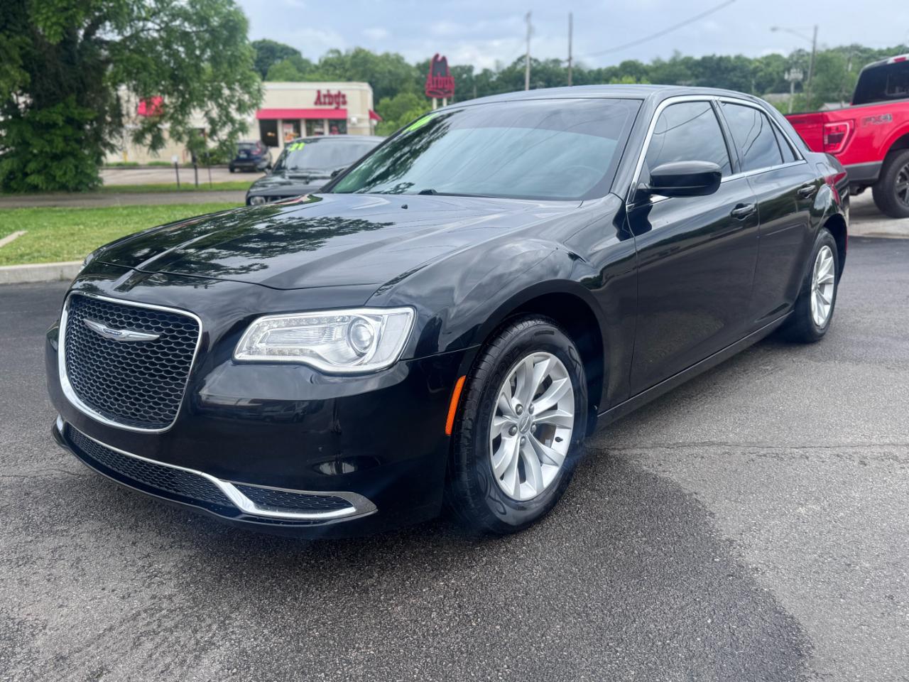 Chrysler 300 4dr Sdn Limited RWD 2016