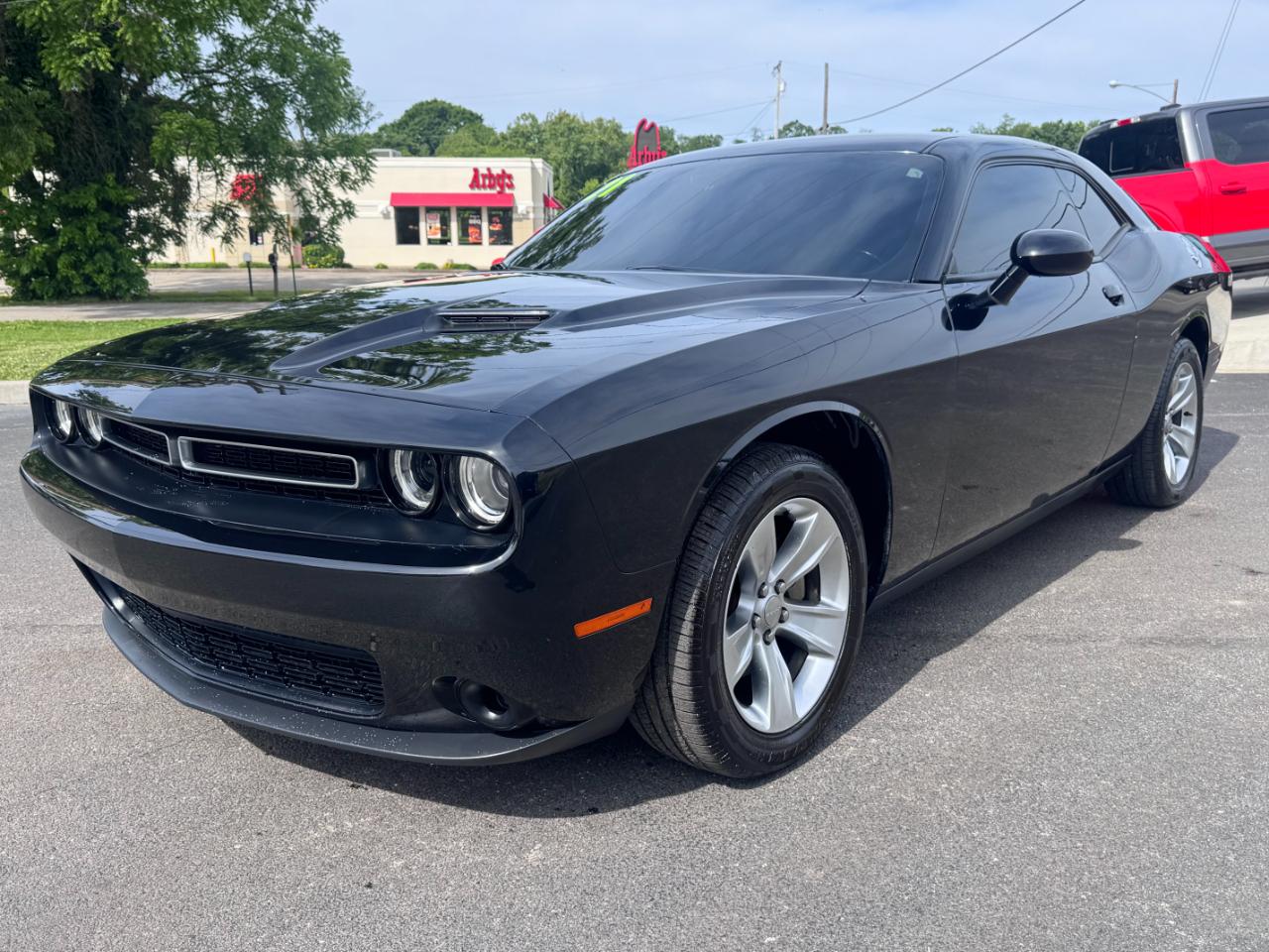 Dodge Challenger SXT RWD 2021