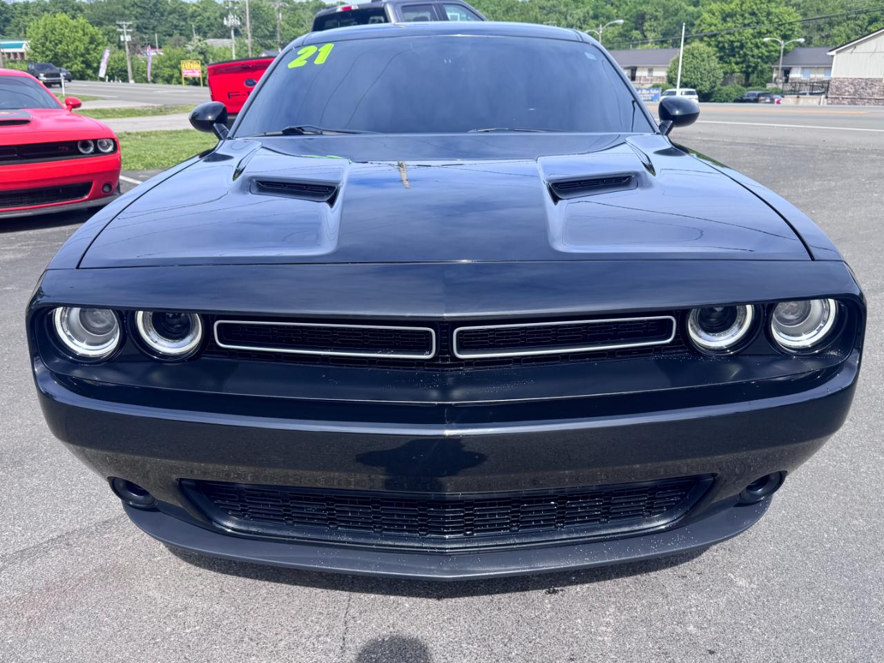 Dodge Challenger SXT RWD 2021