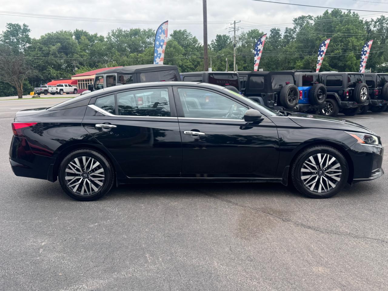 Nissan Altima 2.5 SV Sedan 2024