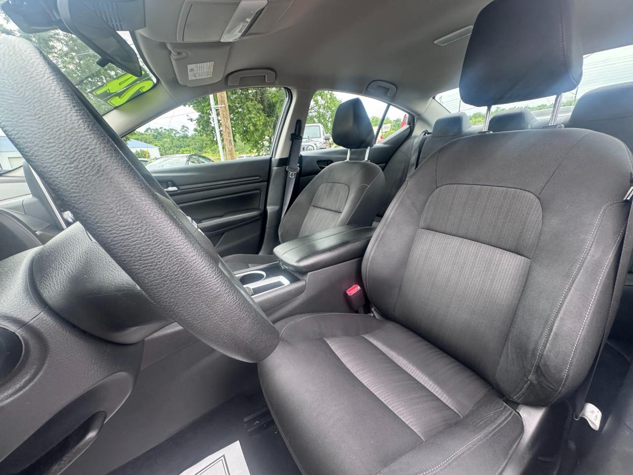 Nissan Altima 2.5 SV Sedan 2024