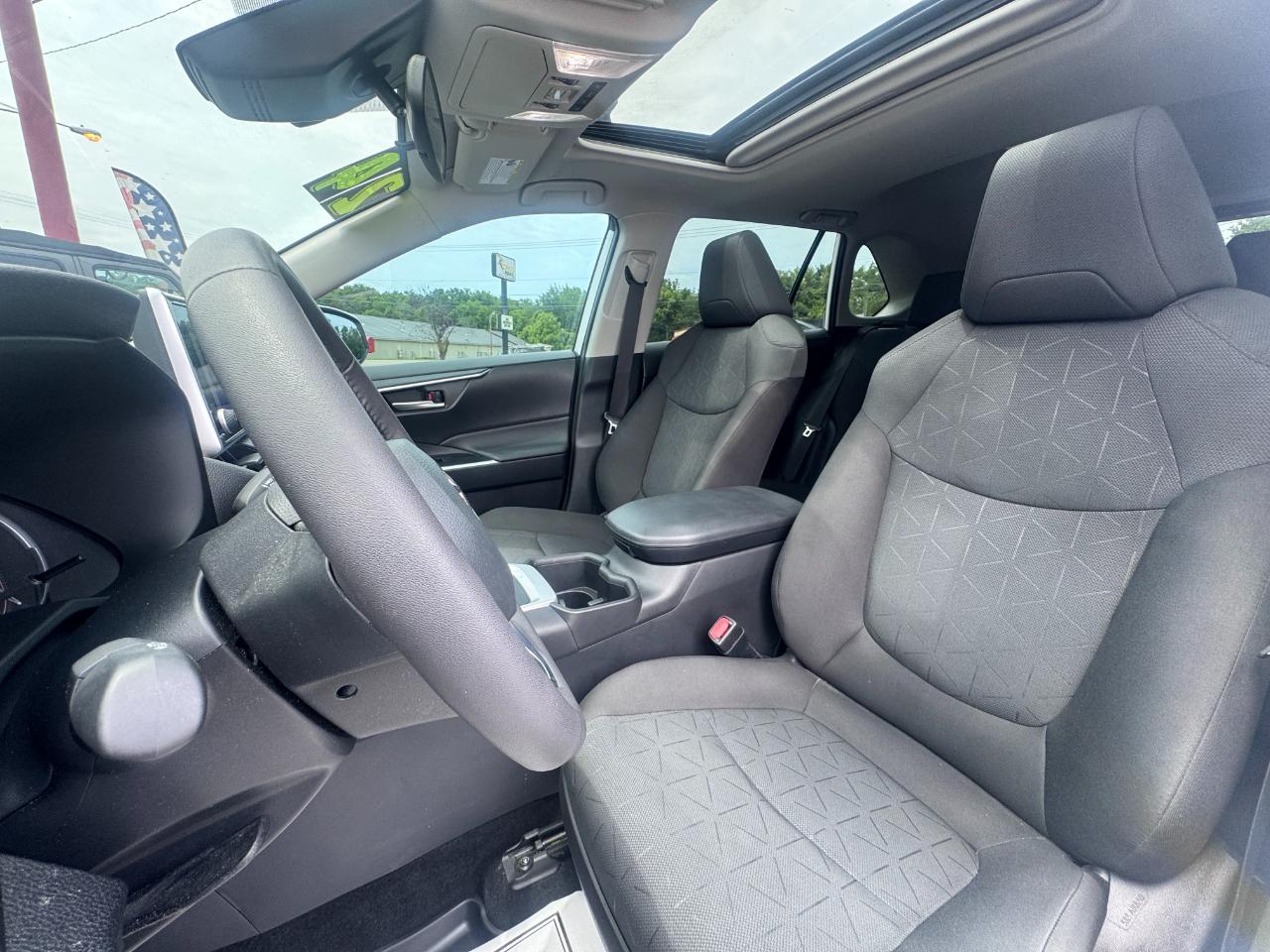 Toyota RAV4 XLE AWD (Natl) 2024
