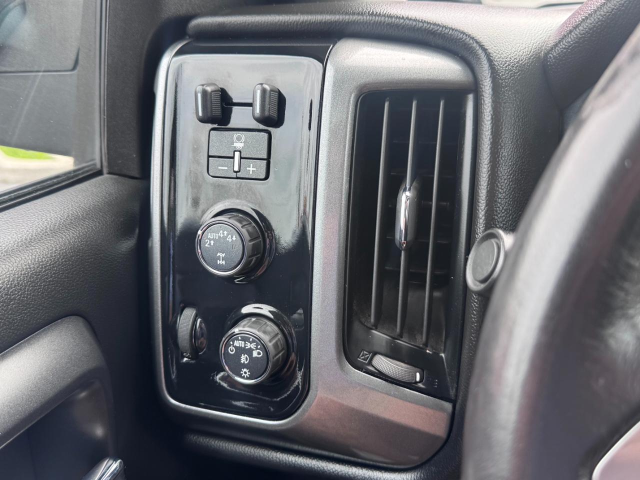 Chevrolet Silverado 1500 4WD Double Cab 143.5" LT w/1LT 2018