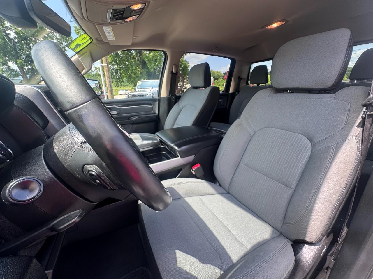 RAM 1500 Big Horn/Lone Star 4x4 Crew Cab 5'7" Box 2019