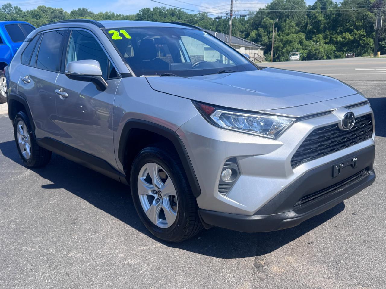 Toyota RAV4 XLE AWD (Natl) 2021