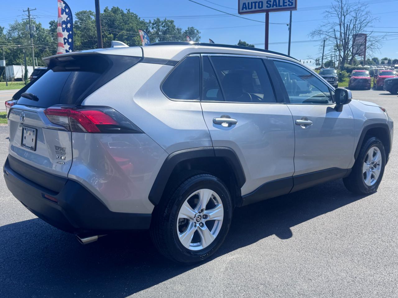 Toyota RAV4 XLE AWD (Natl) 2021