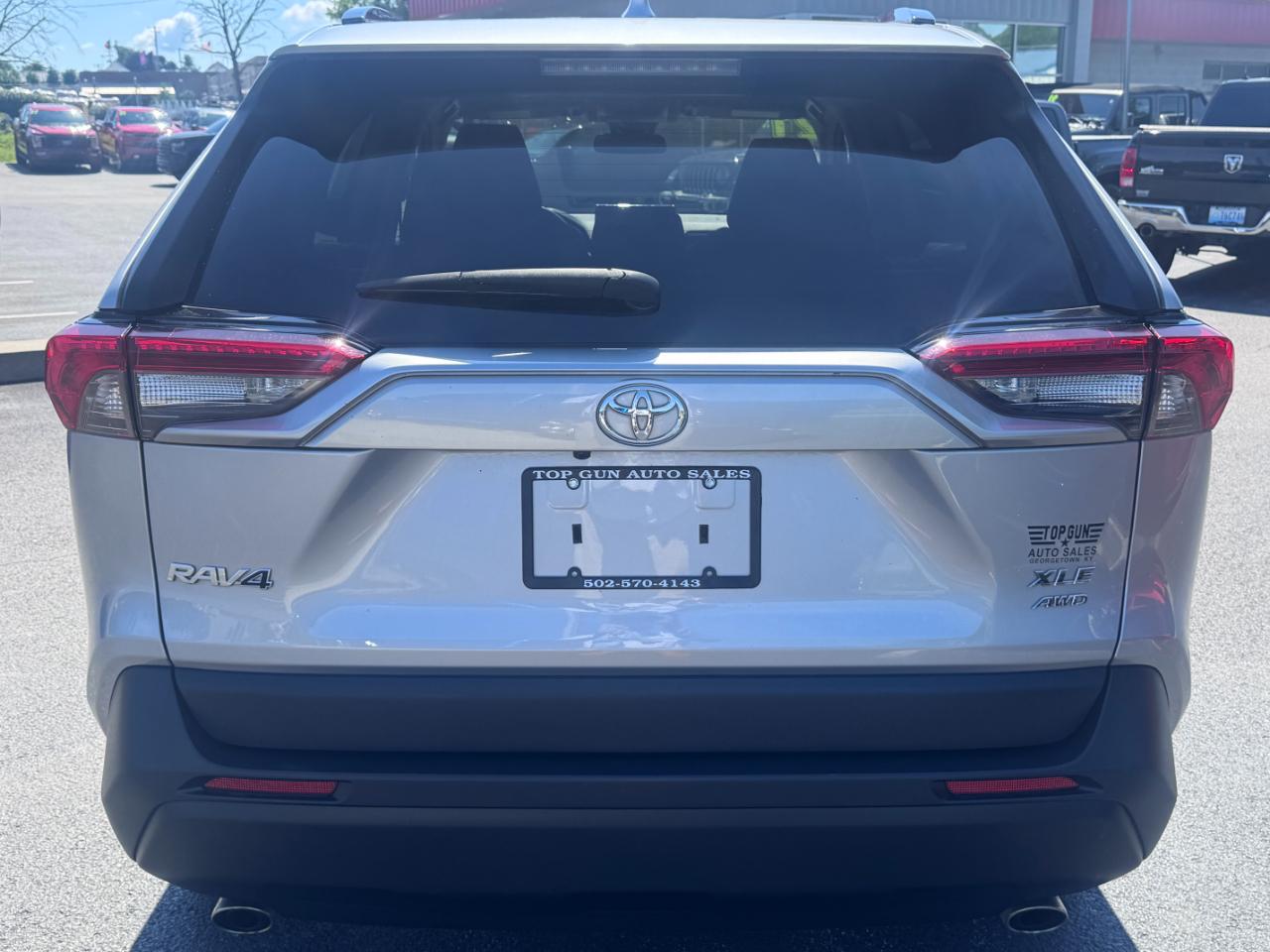 Toyota RAV4 XLE AWD (Natl) 2021