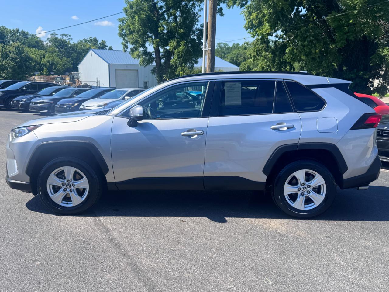 Toyota RAV4 XLE AWD (Natl) 2021