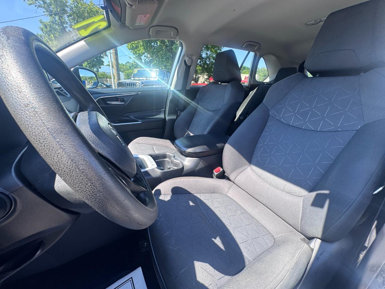 Toyota RAV4 XLE AWD (Natl) 2021