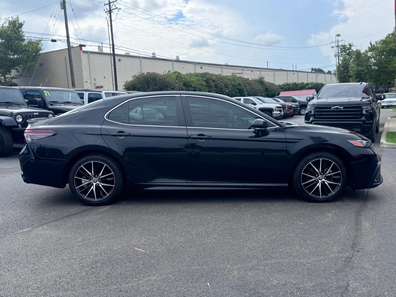 Toyota Camry SE Auto (Natl) 2023
