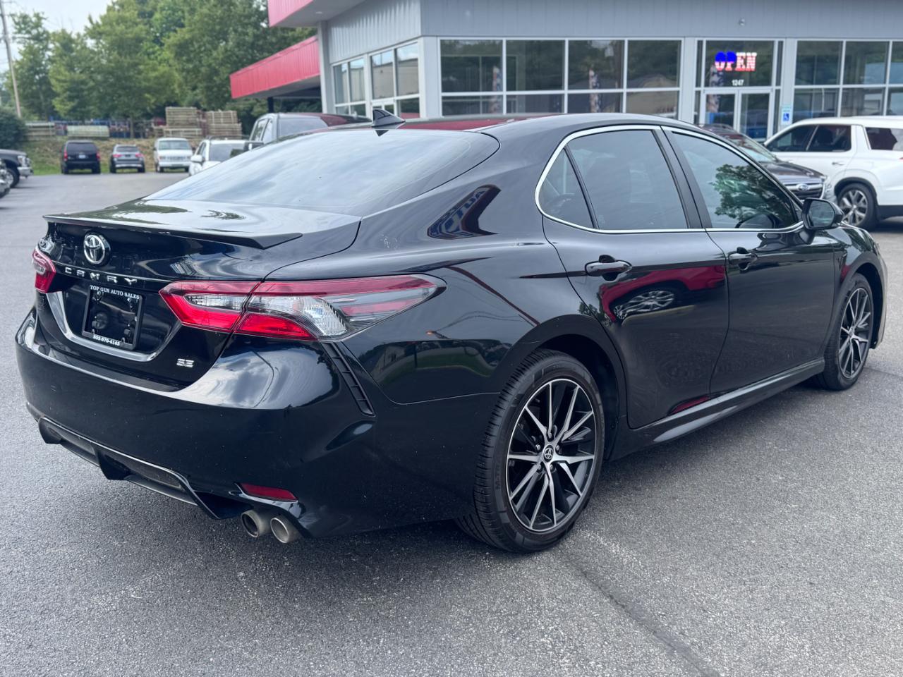 Toyota Camry SE Auto (Natl) 2023