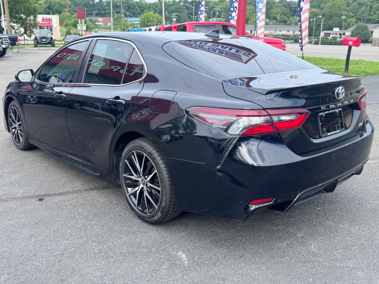 Toyota Camry SE Auto (Natl) 2023