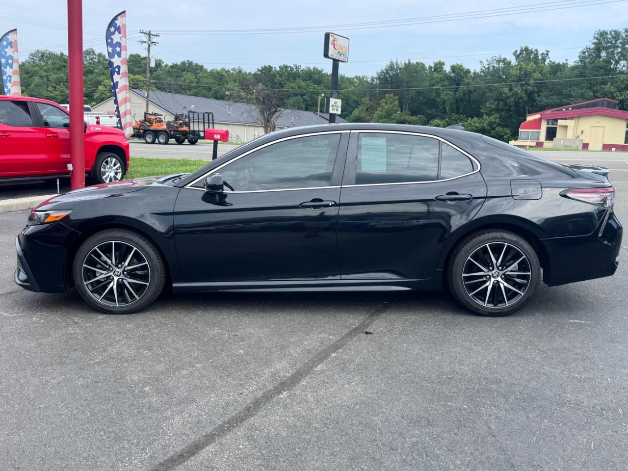 Toyota Camry SE Auto (Natl) 2023